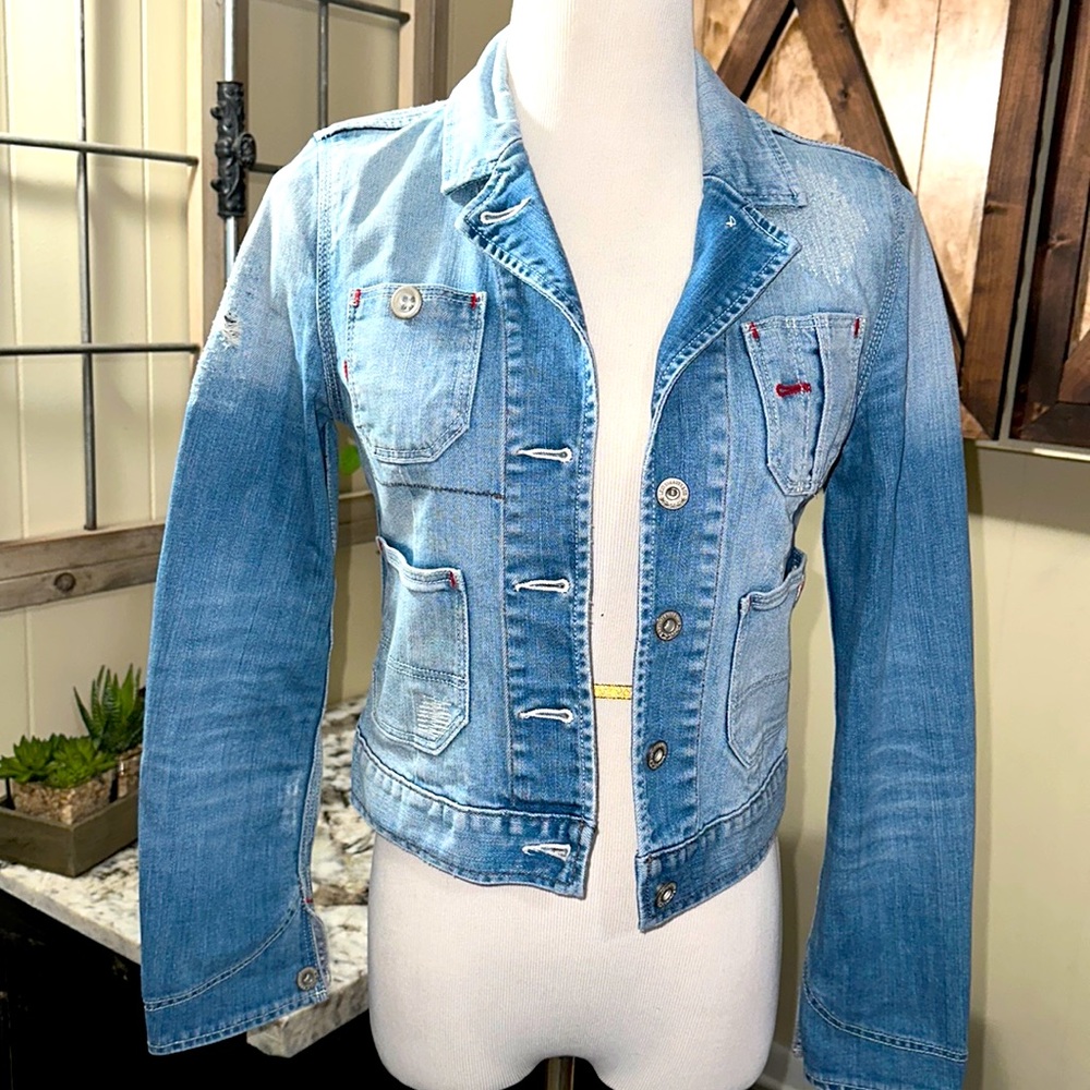 Denim Levi’s jacket